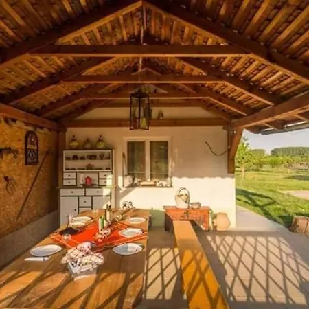 Coraline Vendeghaz Guest house