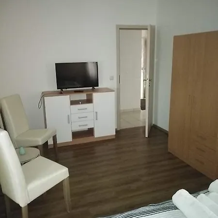 Coraline Vendeghaz Guest house *